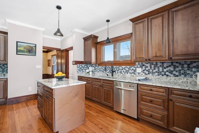 35 Spruceland Ave, Springfield, MA 01108