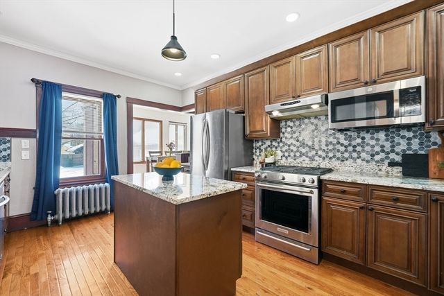 35 Spruceland Ave, Springfield, MA 01108