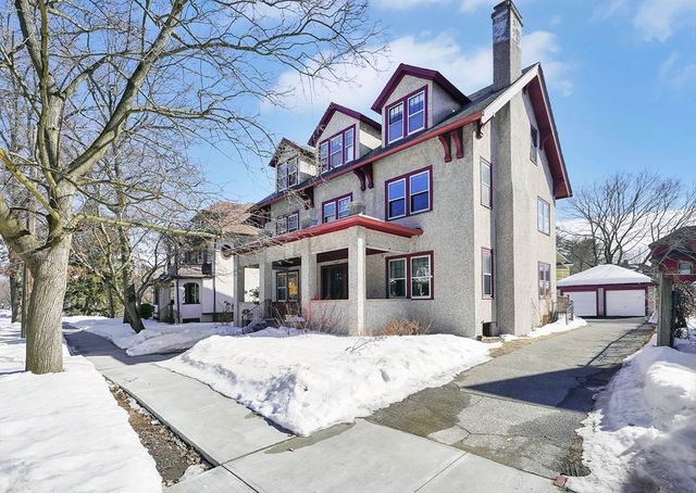 35 Spruceland Ave, Springfield, MA 01108