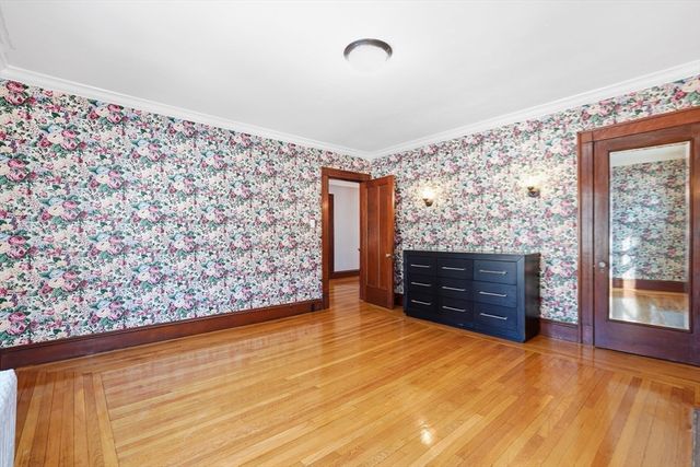 35 Spruceland Ave, Springfield, MA 01108