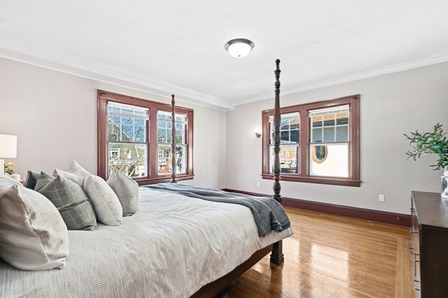 35 Spruceland Ave, Springfield, MA 01108