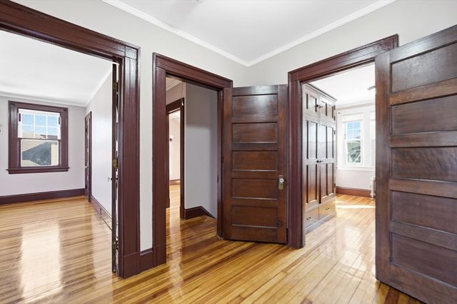 35 Spruceland Ave, Springfield, MA 01108