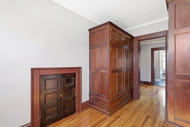 35 Spruceland Ave, Springfield, MA 01108