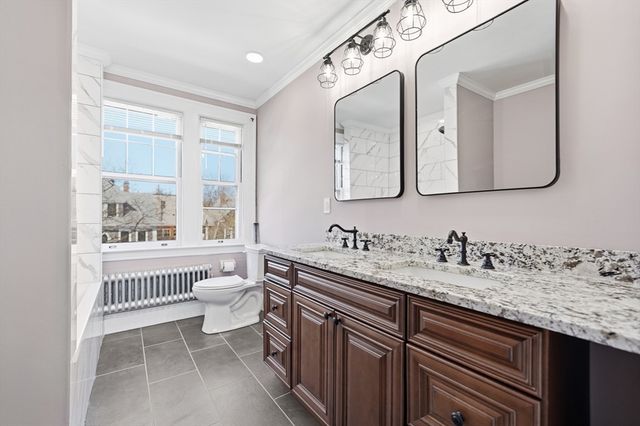 35 Spruceland Ave, Springfield, MA 01108