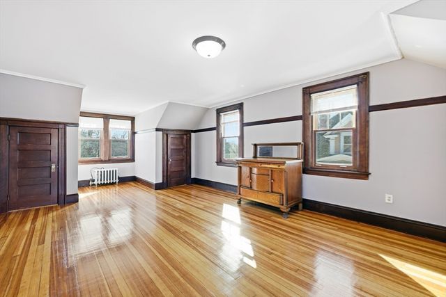 35 Spruceland Ave, Springfield, MA 01108