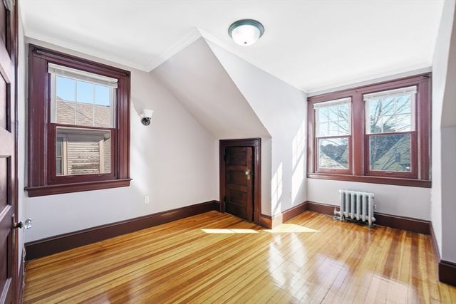 35 Spruceland Ave, Springfield, MA 01108