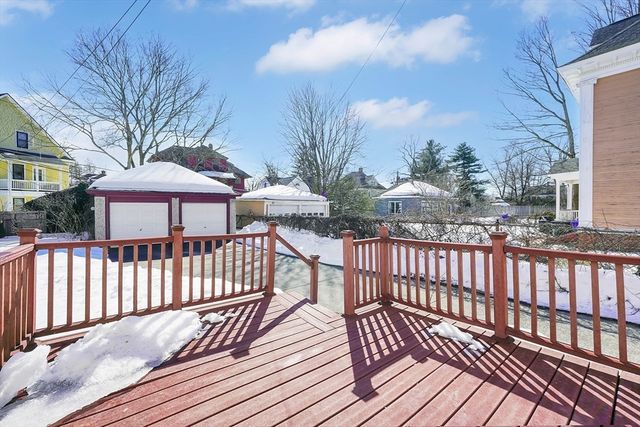 35 Spruceland Ave, Springfield, MA 01108