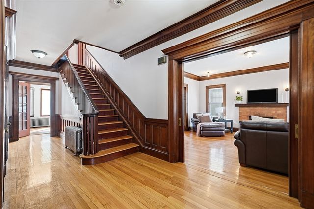 35 Spruceland Ave, Springfield, MA 01108