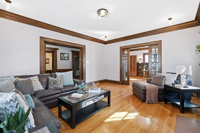 35 Spruceland Ave, Springfield, MA 01108