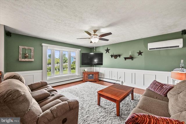 253 KINDIG RD, Littlestown, PA 17340