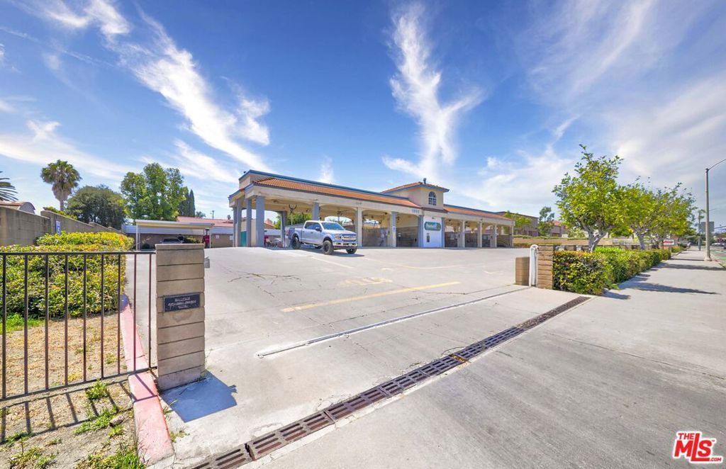 1352 N Santa Fe Avenue, Vista, CA 92083 — photo 4