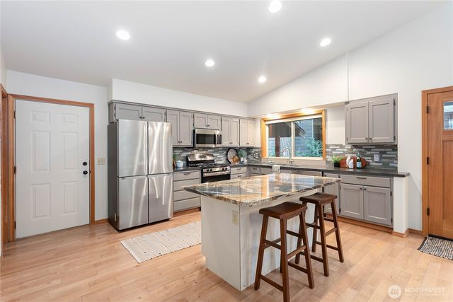 1615 Emerald Lake Way, Bellingham, WA 98226