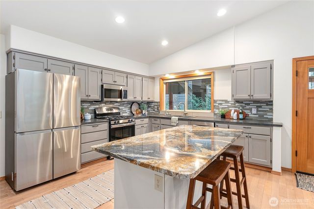 1615 Emerald Lake Way, Bellingham, WA 98226