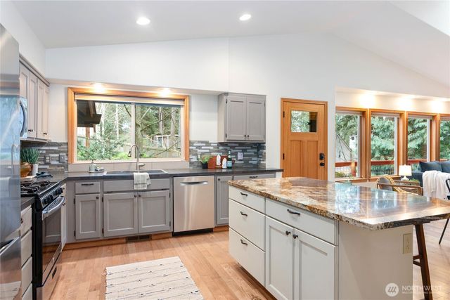 1615 Emerald Lake Way, Bellingham, WA 98226