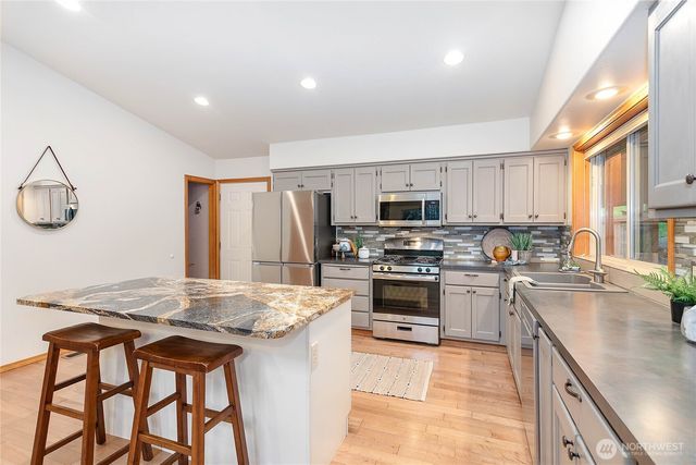 1615 Emerald Lake Way, Bellingham, WA 98226