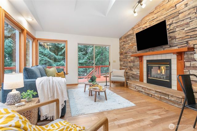 1615 Emerald Lake Way, Bellingham, WA 98226