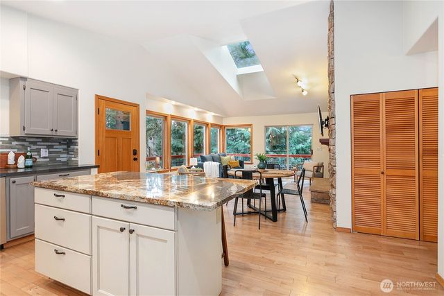 1615 Emerald Lake Way, Bellingham, WA 98226