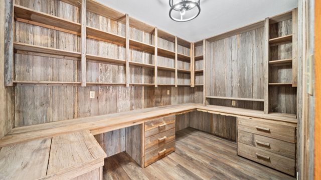 2205 S US Highway 77, Giddings, TX 78942