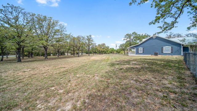 2205 S US Highway 77, Giddings, TX 78942
