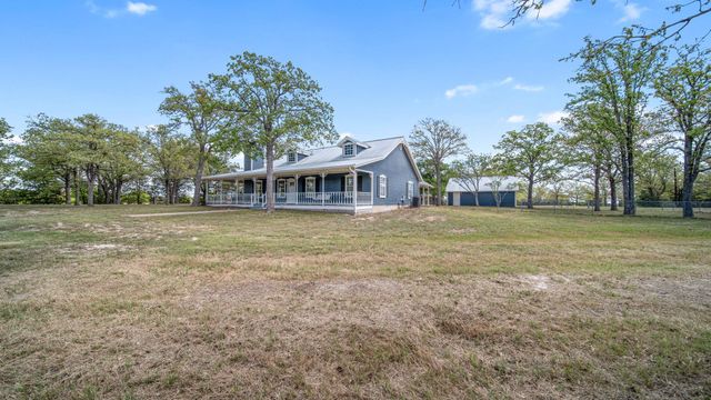 2205 S US Highway 77, Giddings, TX 78942