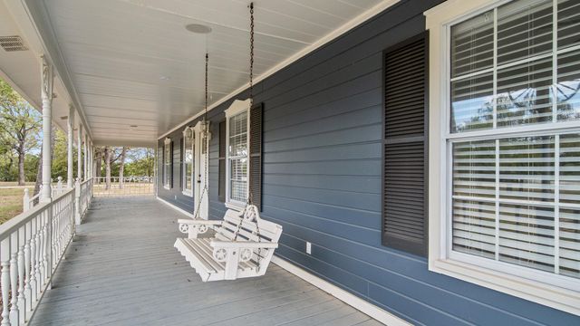 2205 S US Highway 77, Giddings, TX 78942