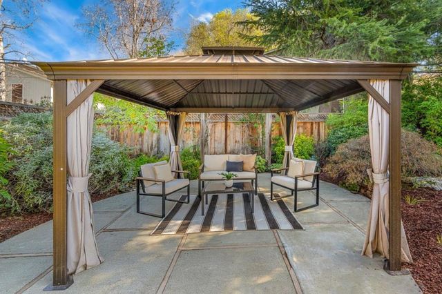 988 Daffodil Way, San Jose, CA 95117