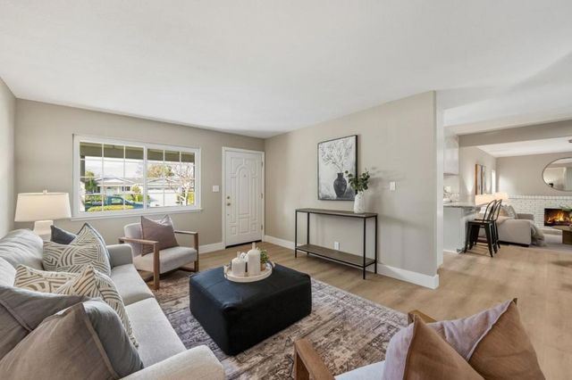 988 Daffodil Way, San Jose, CA 95117