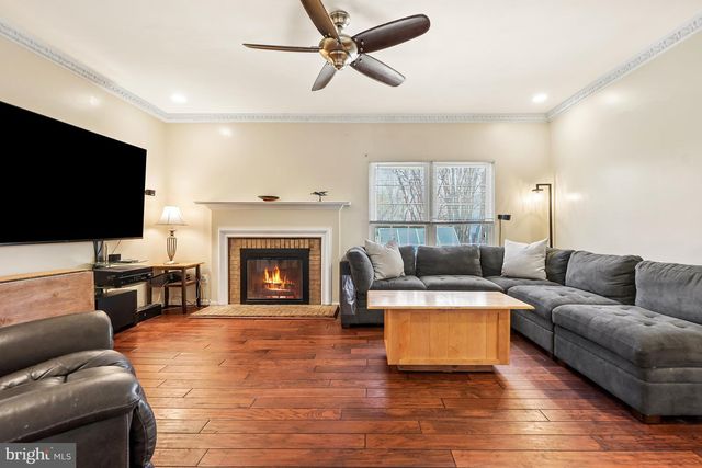 13205 OAK FARM DR, Woodbridge, VA 22192