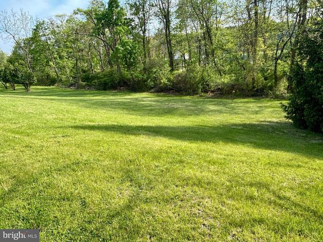 809 WATER ST, Shoemakersville, PA 19555