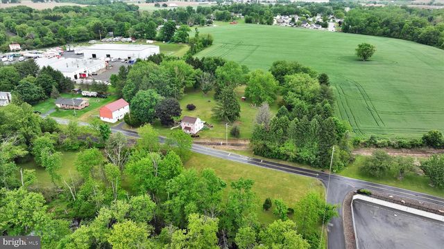 809 WATER ST, Shoemakersville, PA 19555