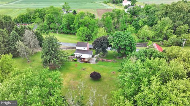 809 WATER ST, Shoemakersville, PA 19555