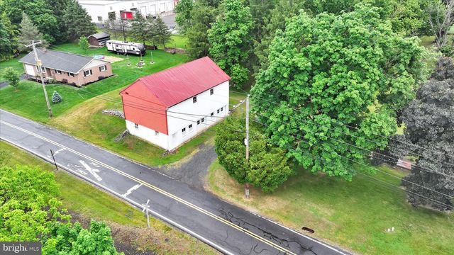 809 WATER ST, Shoemakersville, PA 19555