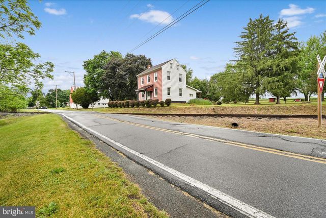 809 WATER ST, Shoemakersville, PA 19555