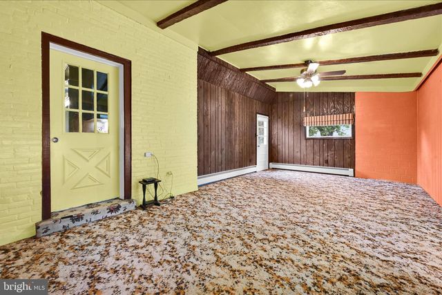 809 WATER ST, Shoemakersville, PA 19555