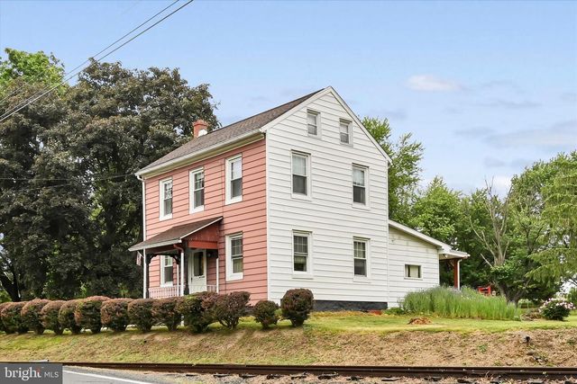 809 WATER ST, Shoemakersville, PA 19555