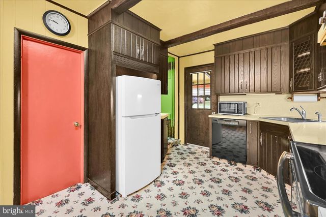 809 WATER ST, Shoemakersville, PA 19555