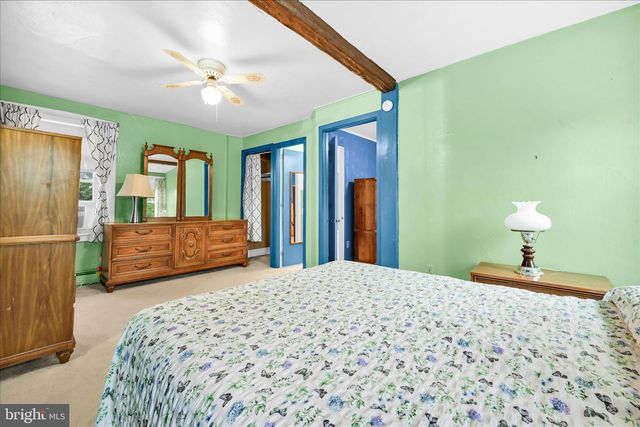 809 WATER ST, Shoemakersville, PA 19555