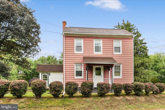 809 WATER ST, Shoemakersville, PA 19555