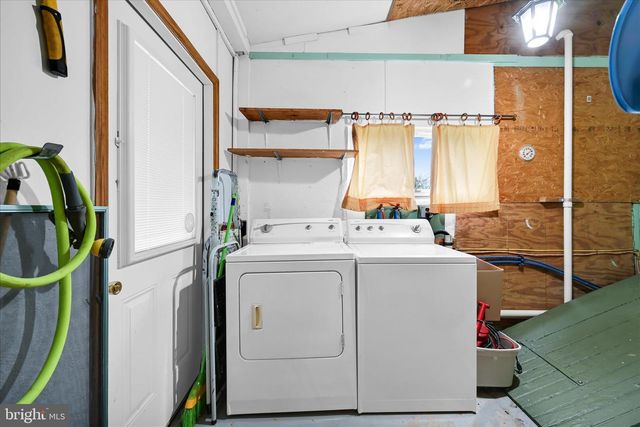 809 WATER ST, Shoemakersville, PA 19555