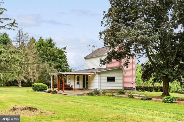 809 WATER ST, Shoemakersville, PA 19555
