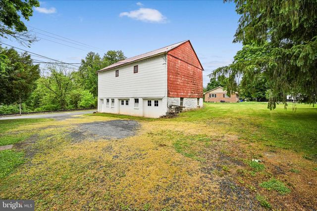 809 WATER ST, Shoemakersville, PA 19555