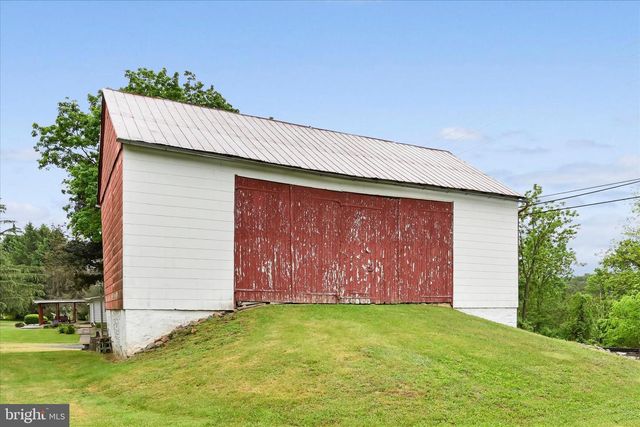 809 WATER ST, Shoemakersville, PA 19555