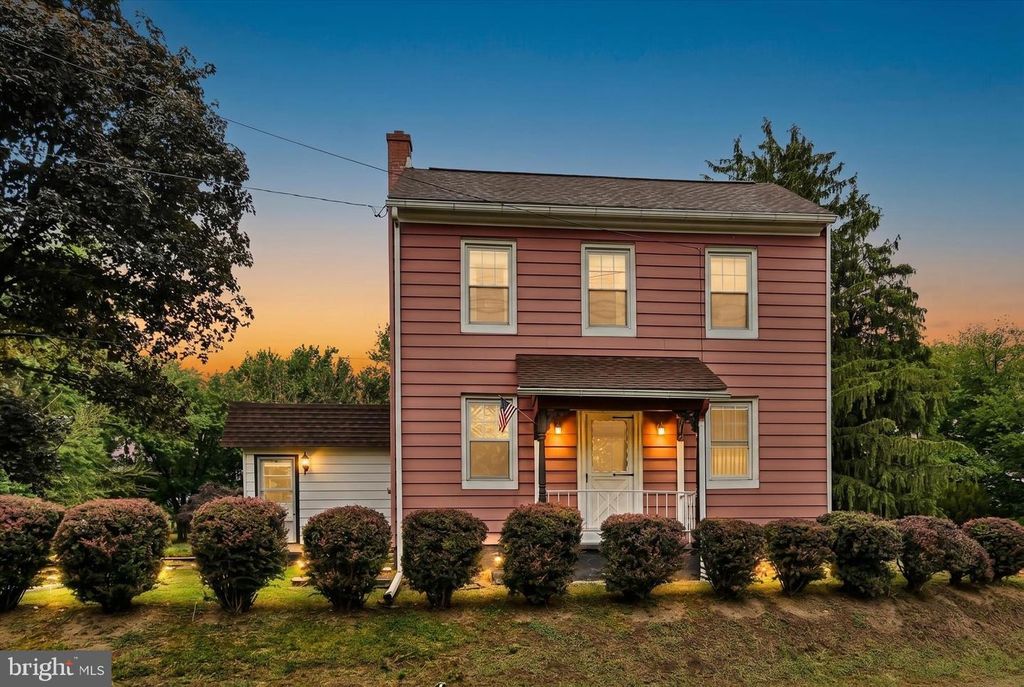 809 WATER ST, Shoemakersville, PA 19555