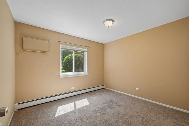 835 S Dwyer Avenue A, Arlington Heights, IL 60005