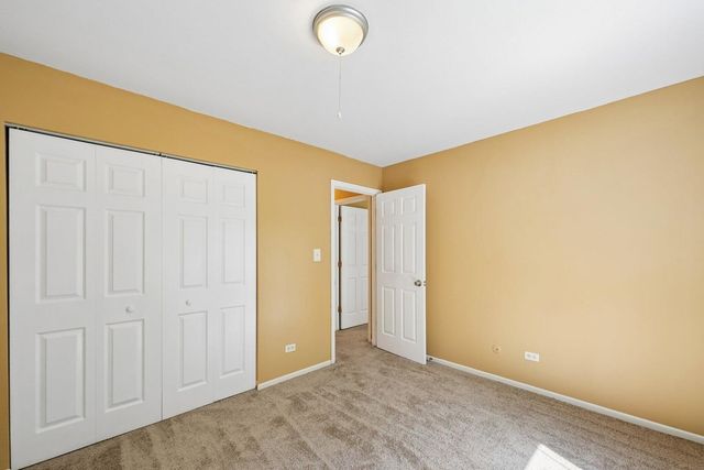 835 S Dwyer Avenue A, Arlington Heights, IL 60005