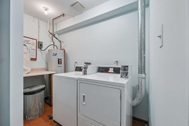 835 S Dwyer Avenue A, Arlington Heights, IL 60005