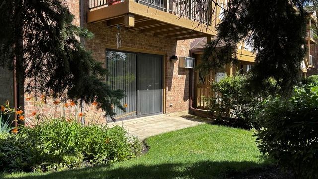 835 S Dwyer Avenue A, Arlington Heights, IL 60005