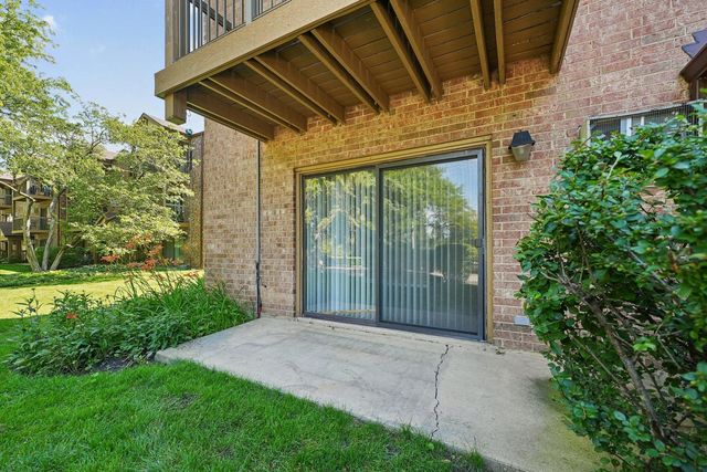 835 S Dwyer Avenue A, Arlington Heights, IL 60005
