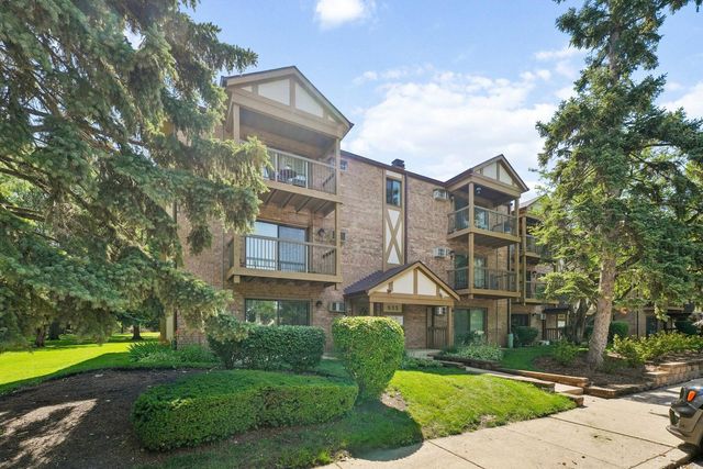 835 S Dwyer Avenue A, Arlington Heights, IL 60005