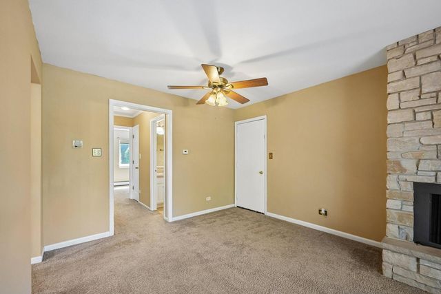 835 S Dwyer Avenue A, Arlington Heights, IL 60005
